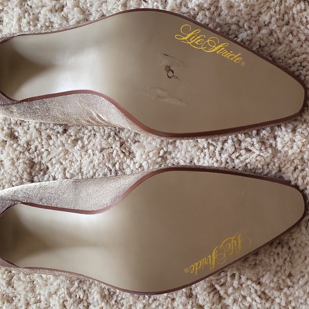 Shoes - Picture 3 of 4